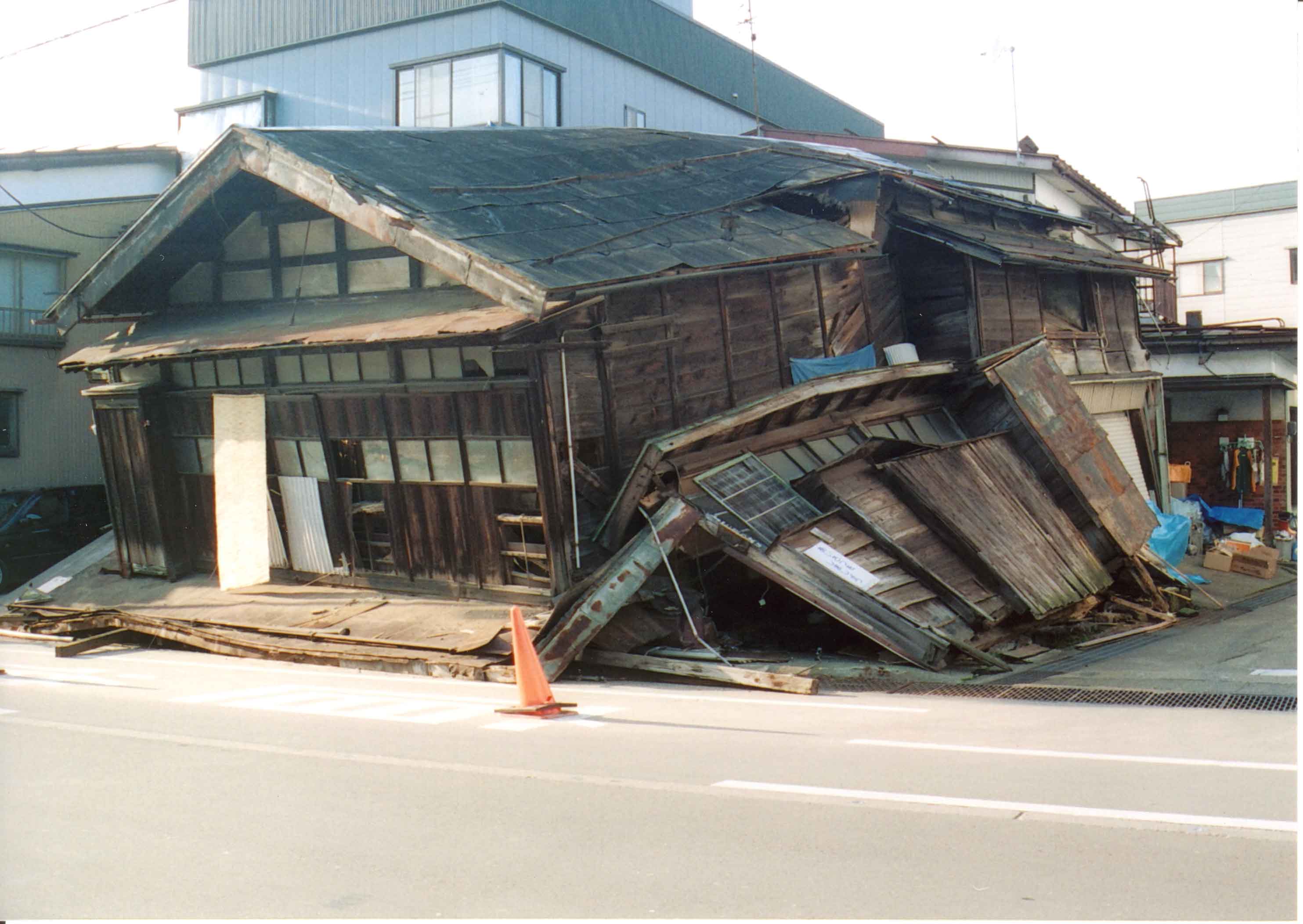 中越地震画像２